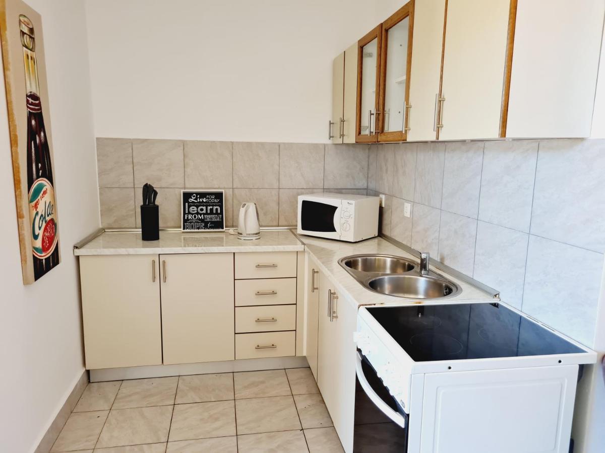 Apartments Dorotea Novalja Exterior photo