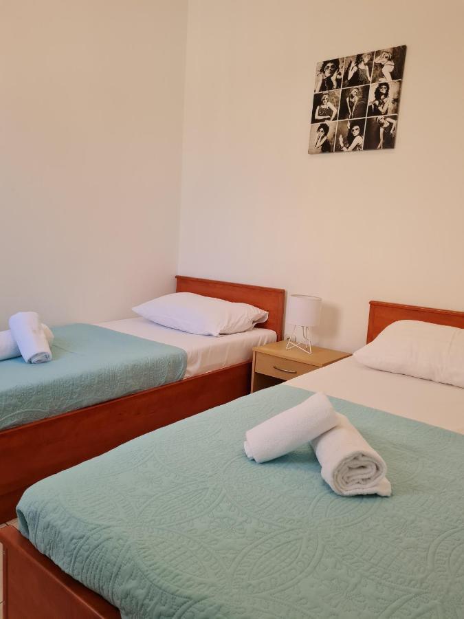 Apartments Dorotea Novalja Exterior photo